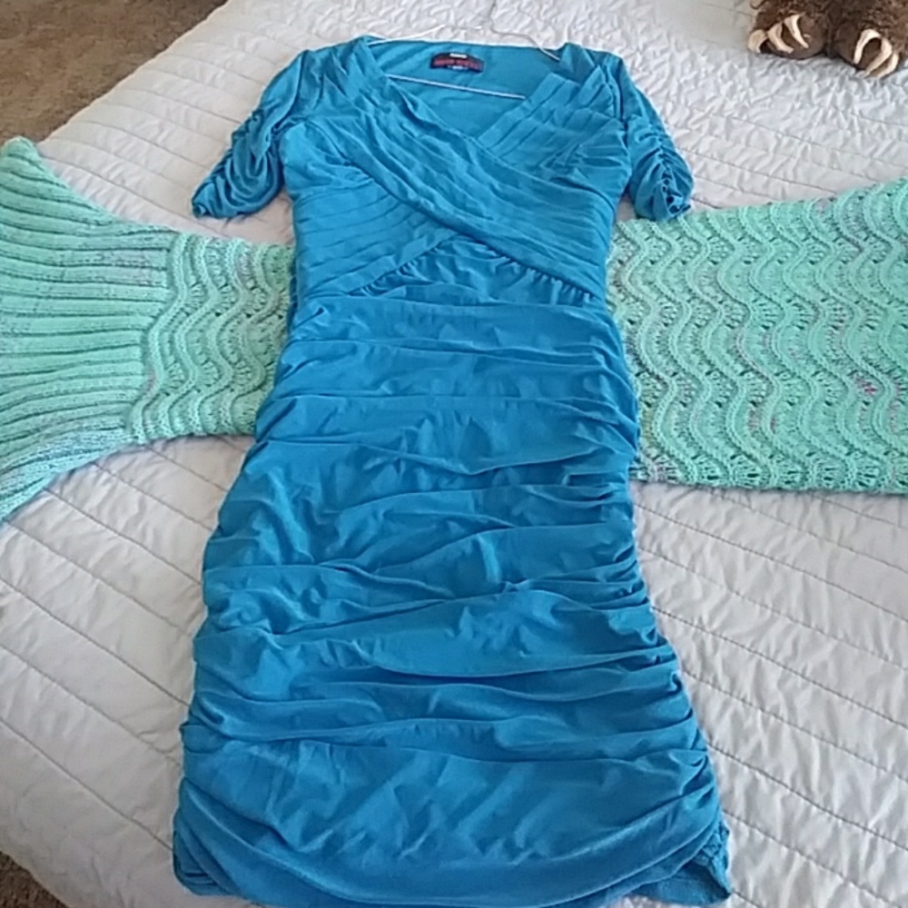 Beautiful very flattering event dress LOVE